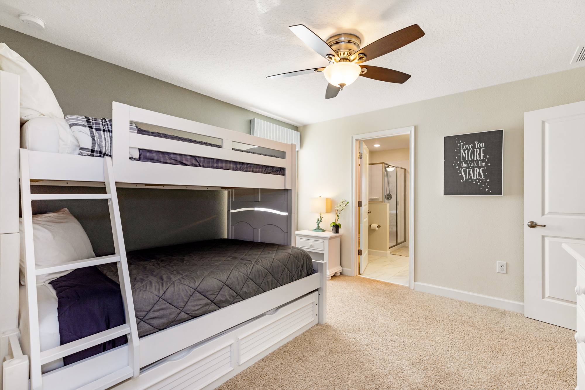 Champions Gate vacation rentals - Twin over Full Bunk bed with pull out twin trundle and jack-n-jill en suite Champions Gate vacation rentals - Twin over Full Bunk bed with pull out twin trundle and jack-n-jill en suite